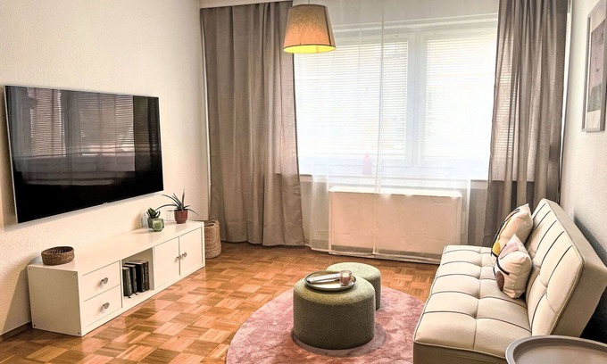 Siegburg Apartment | Nice apartment for 5 guests with WIFI, TV, balcony and parking