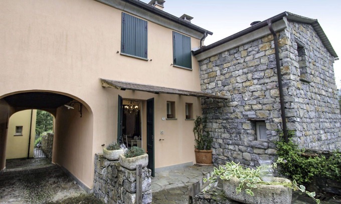 Cinque Terre Apartment | Nice apartment for 5 guests with WIFI, pool, TV, patio and parking