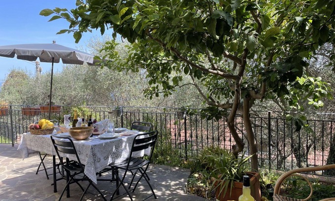 Lingueglietta Apartment | Nice apartment for 5 people with WIFI and patio