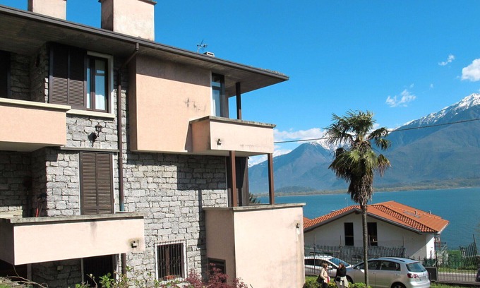 Gera Lario Apartment | Nice apartment for 6 guests with hot tub, WIFI, TV, patio and pets allowed
