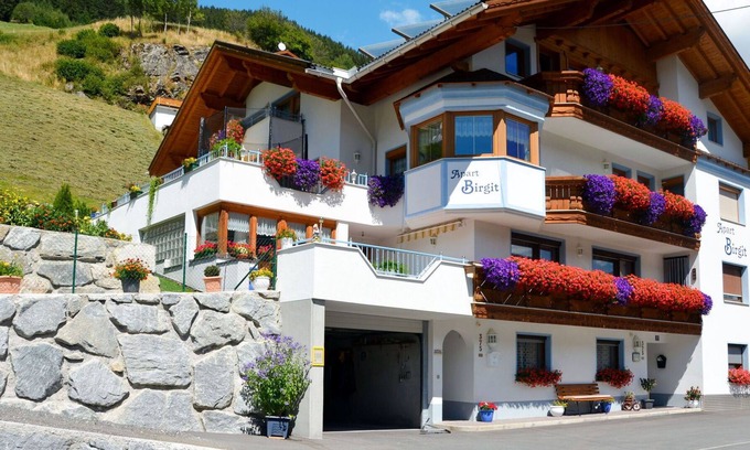 Kappl Apartment | Nice apartment for 6 guests with WIFI, TV, patio and parking