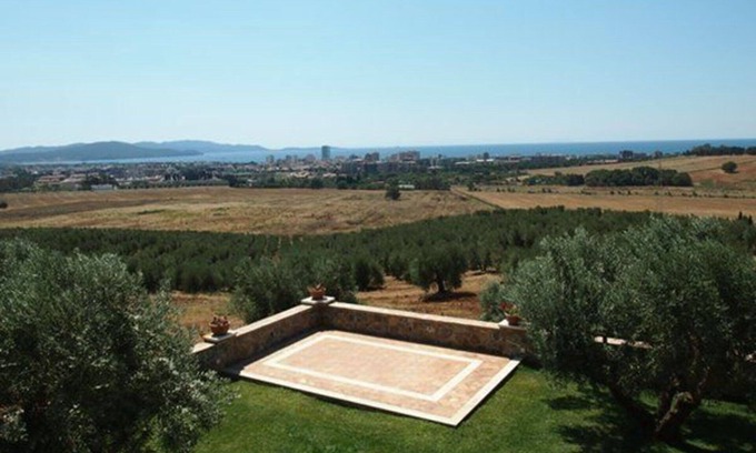 Follonica Apartment | Nice apartment for 6 people with TV, patio, panoramic view and parking
