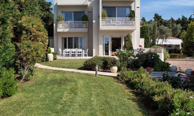 Chalcis Apartment | Nice apartment for 9 guests with A/C, WIFI, pool, TV, terrace and parking