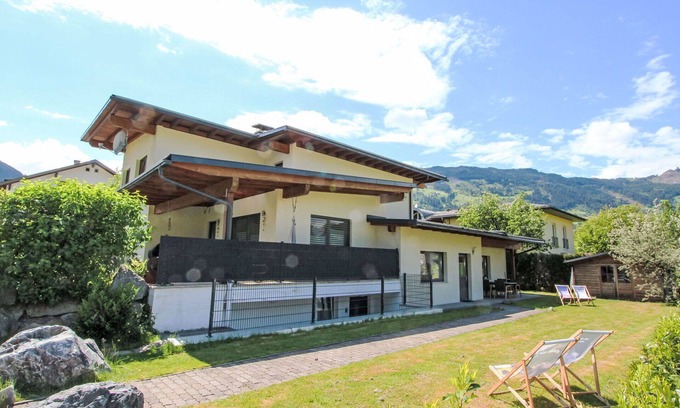 Kapfing Apartment | Nice apartment for 4 guests with WIFI, TV, patio and parking