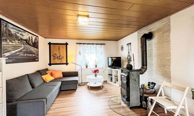 Quiddelbach Apartment | Nice apartment for 7 guests with WIFI, TV, balcony and parking