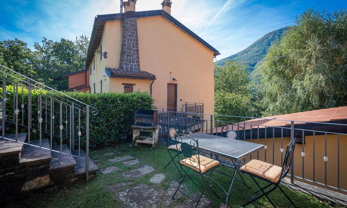 Cutigliano Apartment | Nice apartment for 4 guests with WIFI, pool, TV, pets allowed and parking