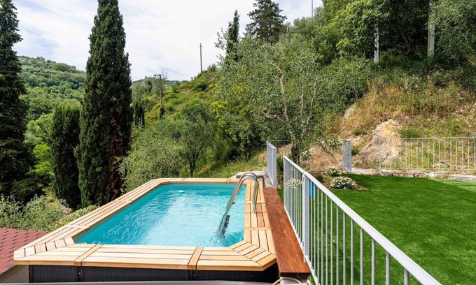 Pontedassio Apartment | Nice apartment for 6 people with WIFI, pool, patio and pets allowed