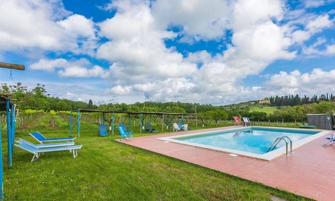 Monteriggioni Villa | Nice apartment in villa for 5 people with WIFI, pool, TV, patio and pets allowed