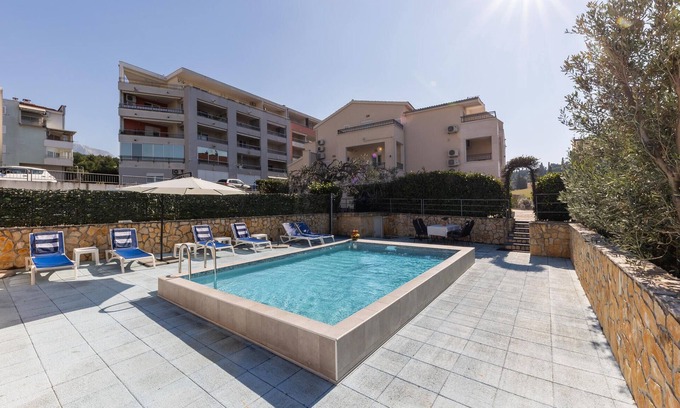 Dugis Apartment | Nice apartment in Makarska