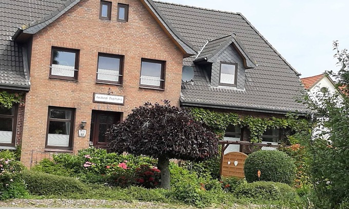 Stoltebuell Apartment | Nice apartment in the old inn in Stoltebüll