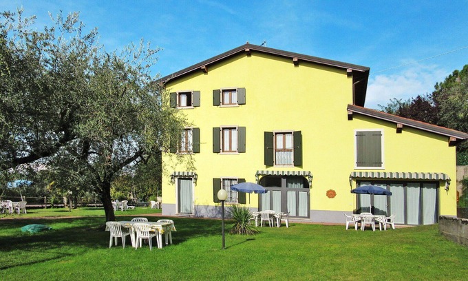 Bardolino Villa | Nice apartment in villa for 4 people with pool, WIFI, A/C and TV