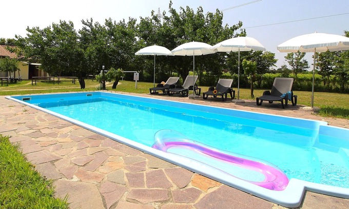 Silea House | Nice apartment in villa for 4 people with WIFI, pool, A/C, patio and parking