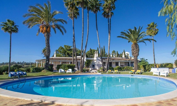 Luz de Tavira House | Nice apartment in villa for 4 people with pool, WIFI, TV, terrace and parking