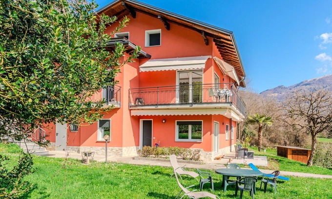 Cerano d'Intelvi Apartment | Nice apartment for 6 people with WIFI, TV and patio