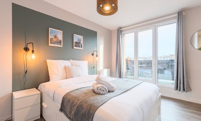 Vauban - Wazemmes Apartment | Nice apartment Lille balcony + parking!