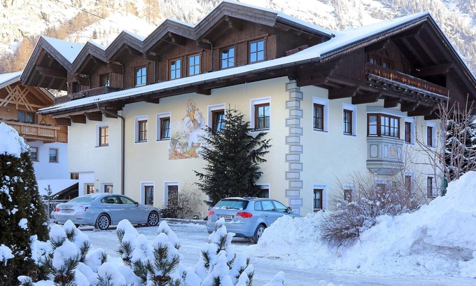 Huben Apartment | Nice apartment near the ski bus to Sölden