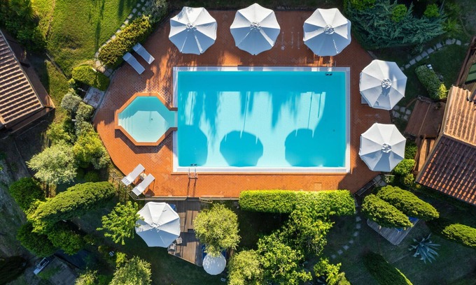 Sughera Apartment | Nice apartment with WIFI, pool, A/C, TV, terrace, panoramic view, parking, close to San Gimignano