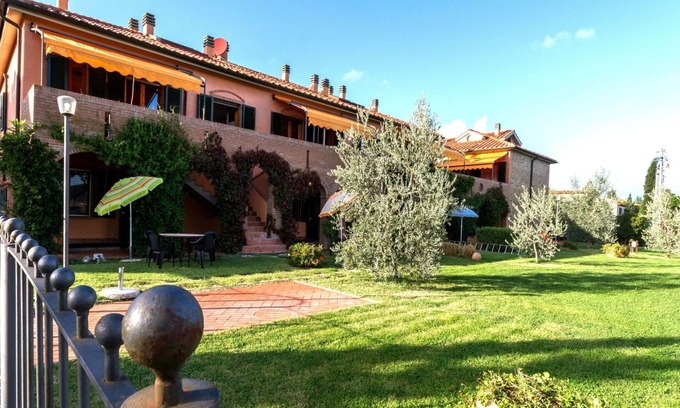 Sughera Apartment | Nice apartment with WIFI, A/C, pool, TV, veranda, panoramic view, parking, close to San Gimignano
