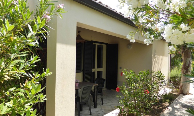 Marina di Modica House | Nice bungalow directly on the sandy beach and in the centre