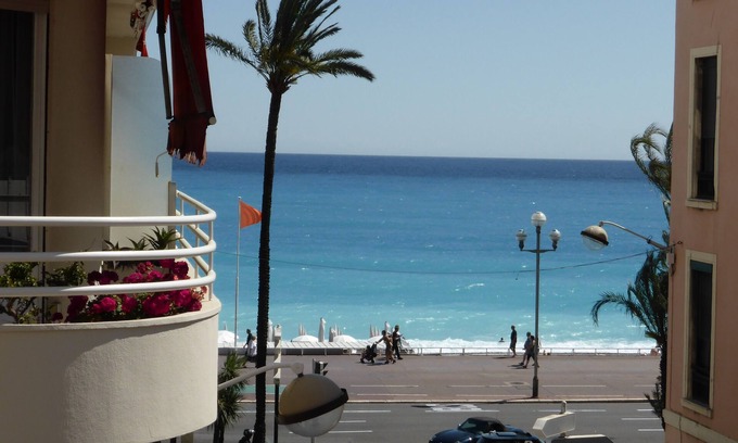 Nice City Centre Apartment | Nice Centre- Apartment with balcony and stunning sea view in the golden square.