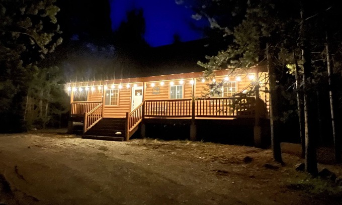 Island Park Cabin | Nice fairly new log cabin. Close to fishing. 30 minutes to Yellowstone. Sleeps 7