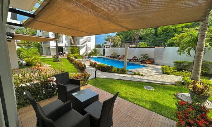 Manzanillo Apartment | Nice first floor apartment, air conditioning, access to pool and 10 min from the beach.