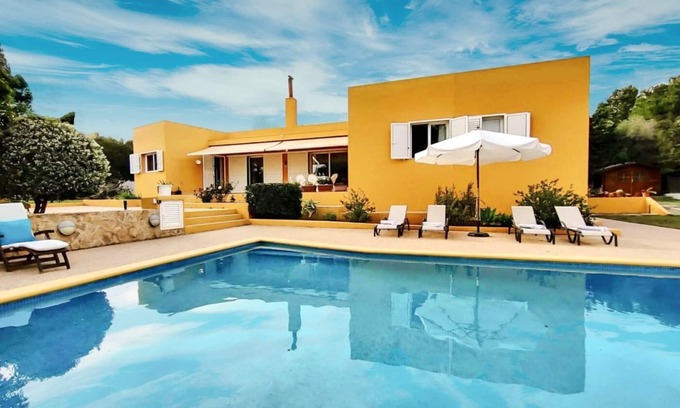 Sant Josep de sa Talaia Villa | Nice house with private pool and large garden