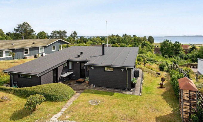 Handrup Strand House | Nice home in Ebeltoft with WiFi
