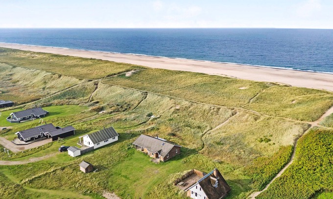 Vrist Strand House | Nice home in Harboøre with kitchen