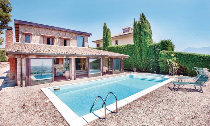 Contursi Terme House | Nice home in Contursi Terme (SA)