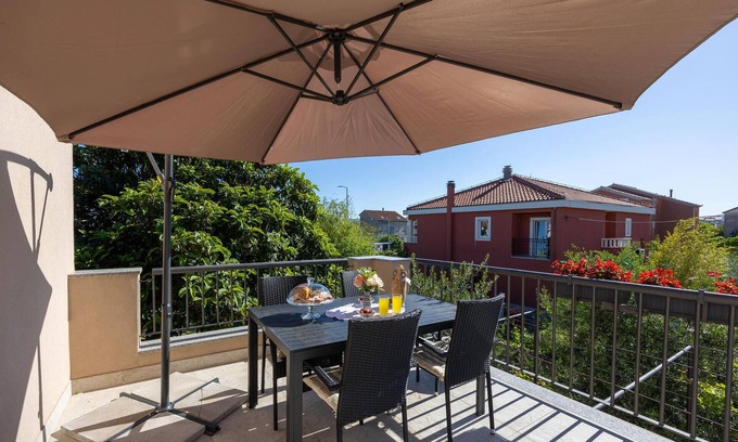 Kastel Novi House | Nice home in Kastel Novi with kitchen