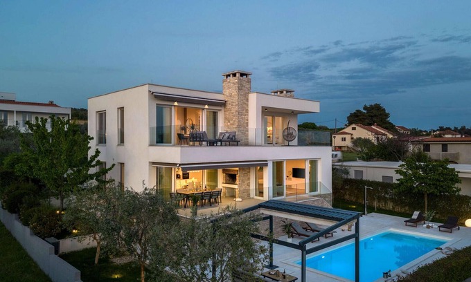 Kozino House | Nice home in Kozino with WiFi