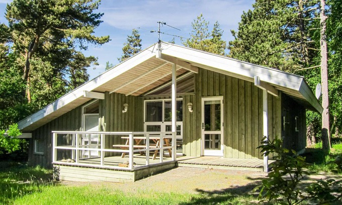 Bedegaard House | Nice home in Nexø with WiFi