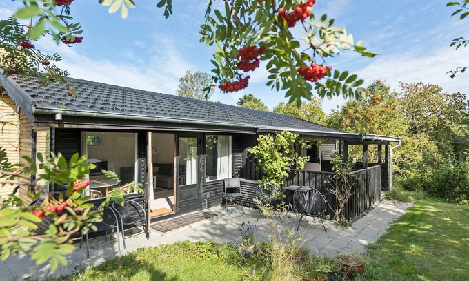 Holloselund House | Nice home in Vejby with WiFi