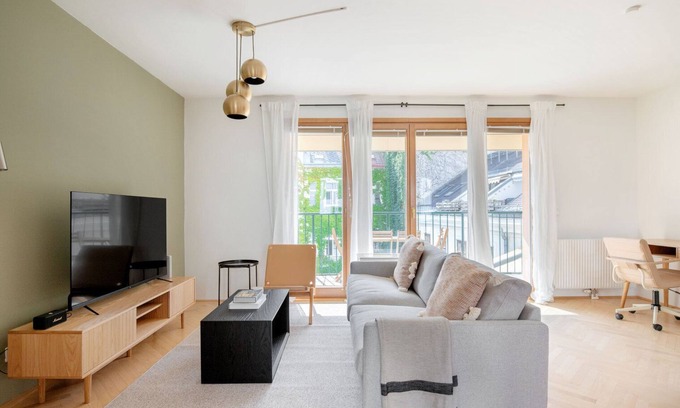 Mariahilf Apartment | Nice Mariahilf 2BR w/Balcony, nr Bars & Shops, by Blueground
