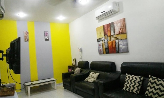 Taman Gadong Perdana House | Nice Modern Design House (For 8 person)