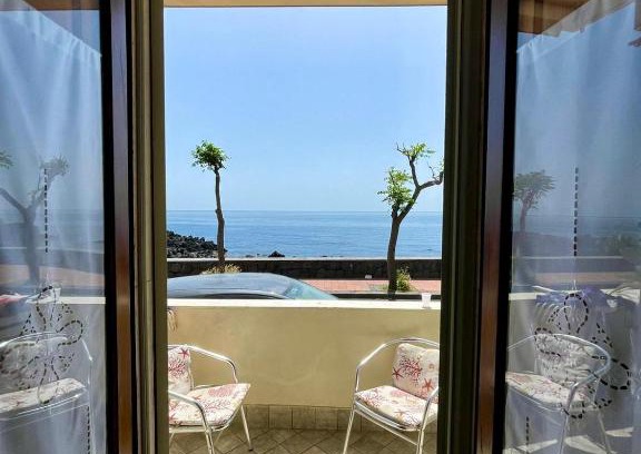 Stazzo Apartment | Nice Sicily Little family home