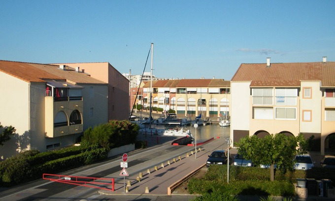Palavas-les-Flots Apartment | Nice studio view port. Beach and sea at 50 meters.