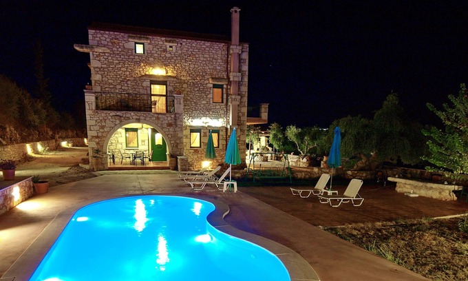 Gavalochori Villa | Nicole pool villa & barbecue