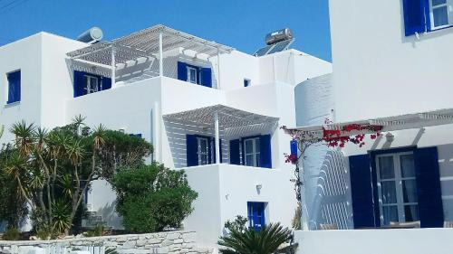 Logaras Apartment | Nicos Studios & Apartments