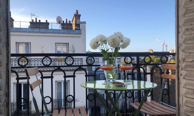 Quartier de la Goutte-d'Or Apartment | Nid Romantique Vue Sacré Coeur, in the heart of secret Paris, far from the tourists
