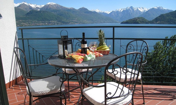 Calozzo Apartment | Nido alla Riva Ronnie holiday flat on the lake