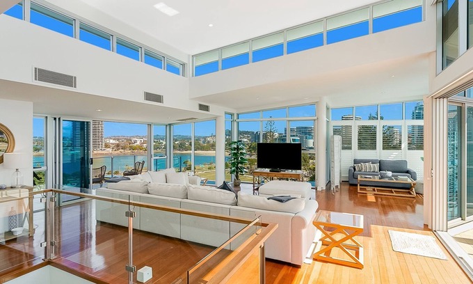 Tweed Heads Apartment | Nielsen on the Park Unit 6 Penthouse apartment in the heart of Rainbow Bay, views, Wi-Fi Included