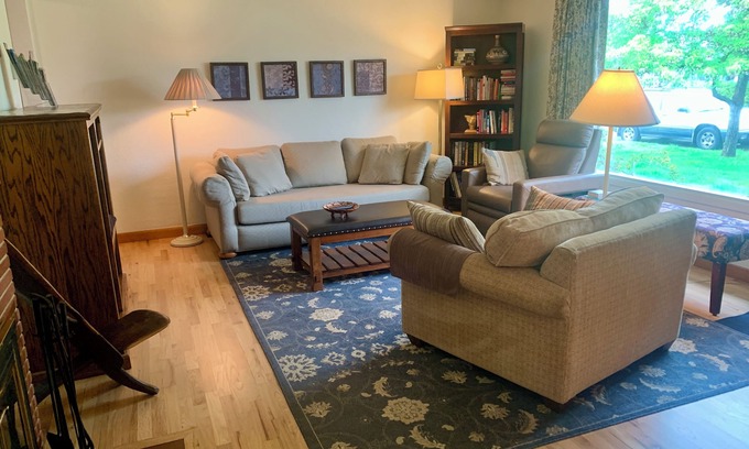 Southeast Eugene House | Nifty Thrifty - Affordable, Comfortable, in Ideal Location!
