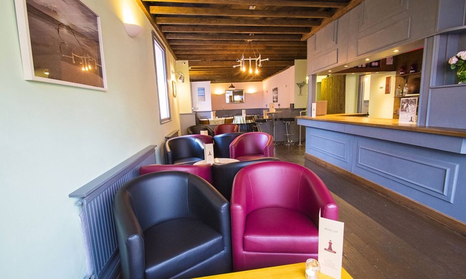 Burry Port Apartment | Nik The Greek
