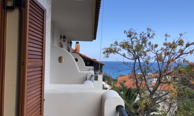 Gialiskari Apartment | Nikos Apartments A5 - One Bedroom Apartment, Sleeps 5