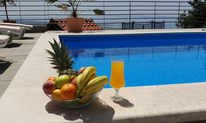 Hreljin Apartment | "Nilaria" sea view apartment & pool near Krk, Rijeka
