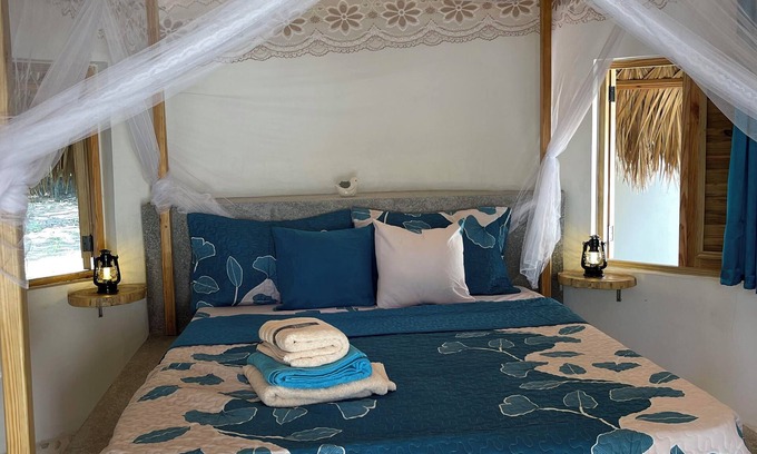 Nizao Cabin | NizaoBeachLodge-1Br-1Bd-2Px-PrivateJaccuzi-FrontBeach-WiFi-SeaView