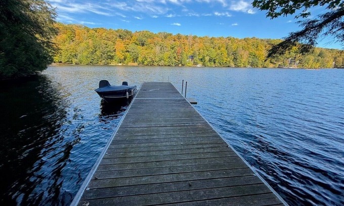 Algonquin Highlands Cottage | nKawagama Shoreline - Log home in a quiet bay on Kawagama Lake