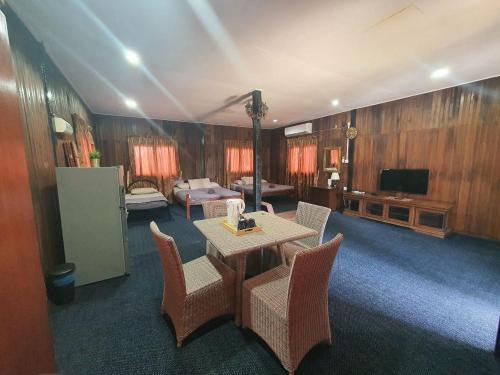 Kampung Beting Lintang House | NKS Chalet